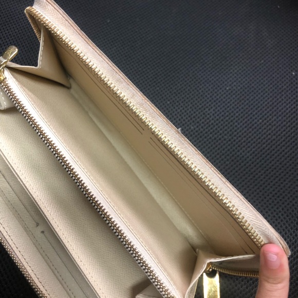 Louis Vuitton Wallet - Picture 4 of 7